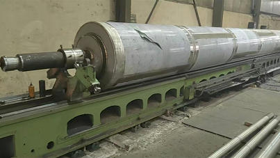 Tangshan Yuexin Machinery: Customizing 8-meter Stainless Steel Non-standard Rollers for Overseas Clients