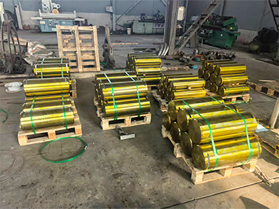 Crafting with Dedication, Delivering on Time: Tangshan Yuexin Machinery’s Custom Rollers and Gears Successfully Packaged and Shipped